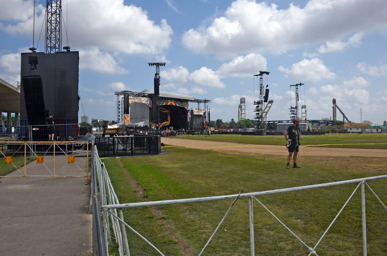 Todo se dispuso con mucha cautela para recibir a los ídolos: Mick Jagger, Keith Richards, Charlie Watts y Ronnie Wood.