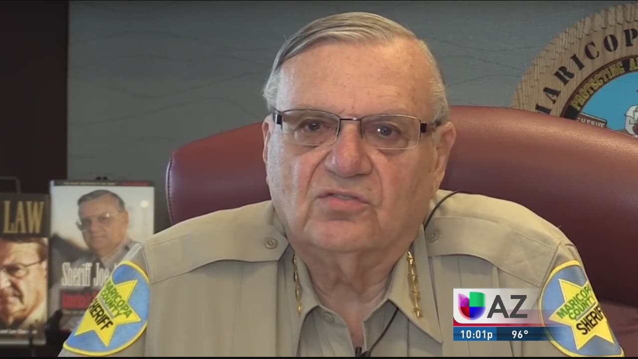 Juez federal recomienda cargos contra el sheriff Joe Arpaio por desacato en un caso de prejuicio racial