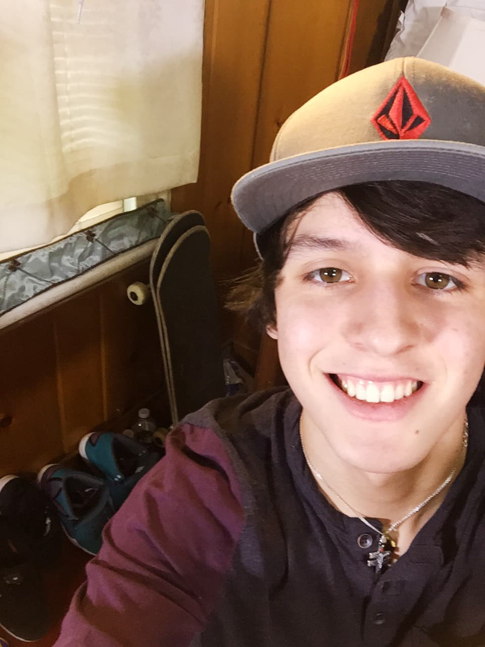 Nos hemos enamorado de Christopher Vélez. Ahora, él nos revela qué es lo que en verdad le quita el sueño: su patineta.