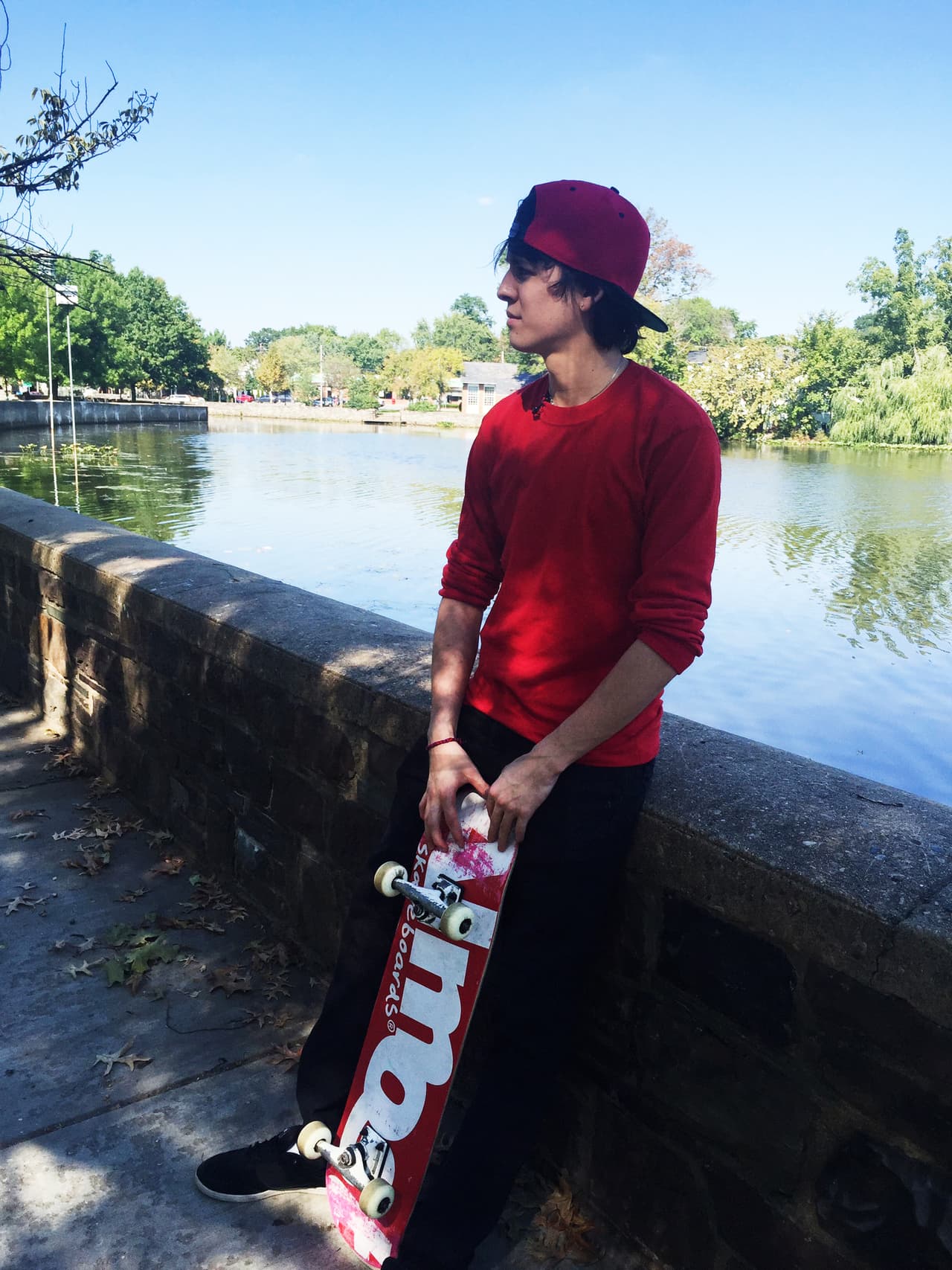 Nos hemos enamorado de Christopher Vélez. Ahora, él nos revela qué es lo que en verdad le quita el sueño: su patineta.