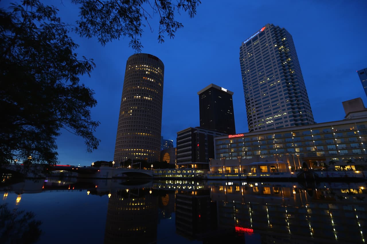4. Los habitantes de Tampa duermen en promedio 7 horas y 9 minutos.