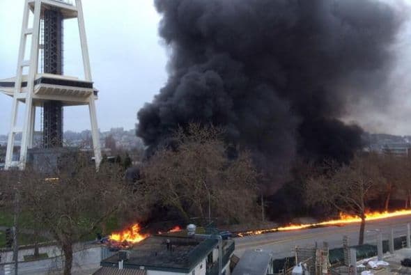 Por lo que recomendaron no acercarse al área afectada. Fotografía tomada de Komo News.