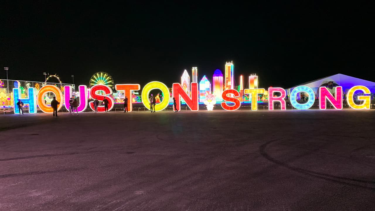 Si observas bien los patrones en las letras de
<a href="https://www.univision.com/local/houston-kxln/">'HOUSTON'</a>, encontrarás detalles que hacen que esta ciudad sea única.