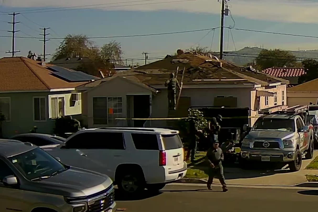 ICE persigue trabajadores en techos durante operación en Montebello