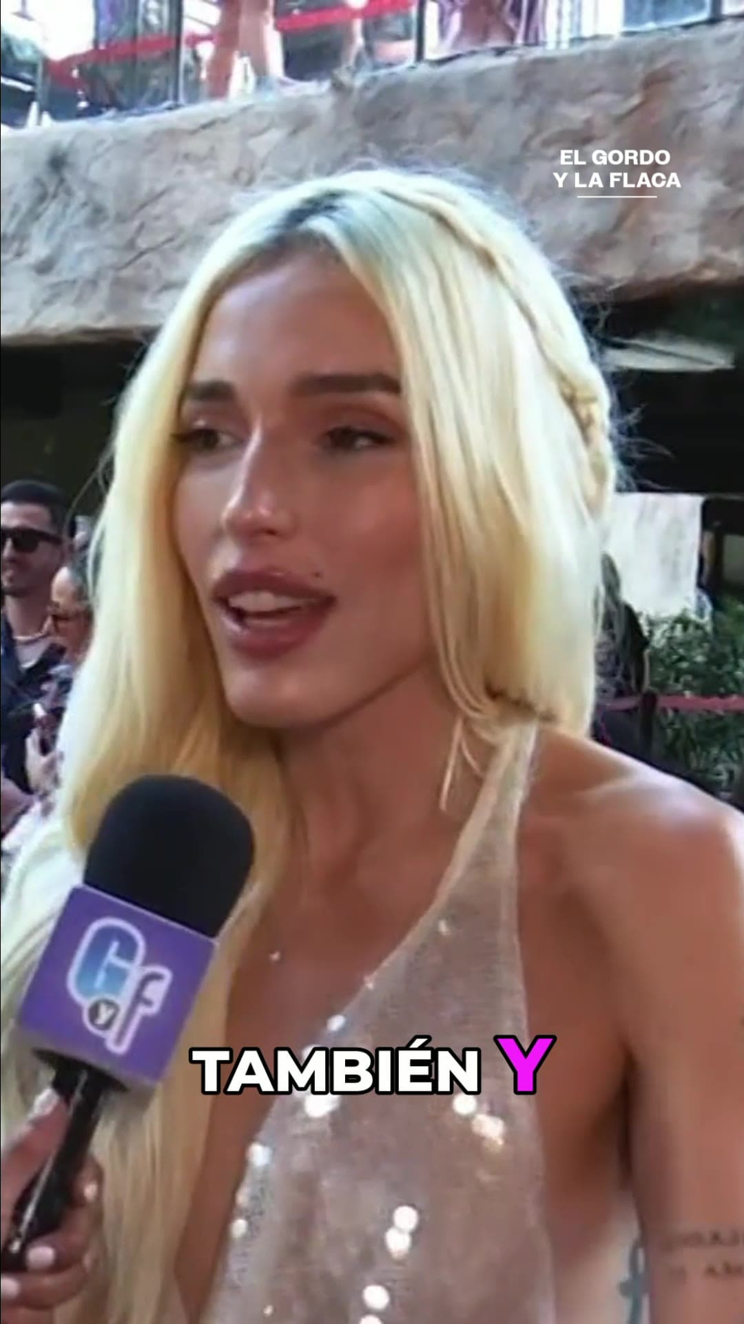 Elena Rose habla de su tatuaje en la espalda y revela qué dijo su mamá