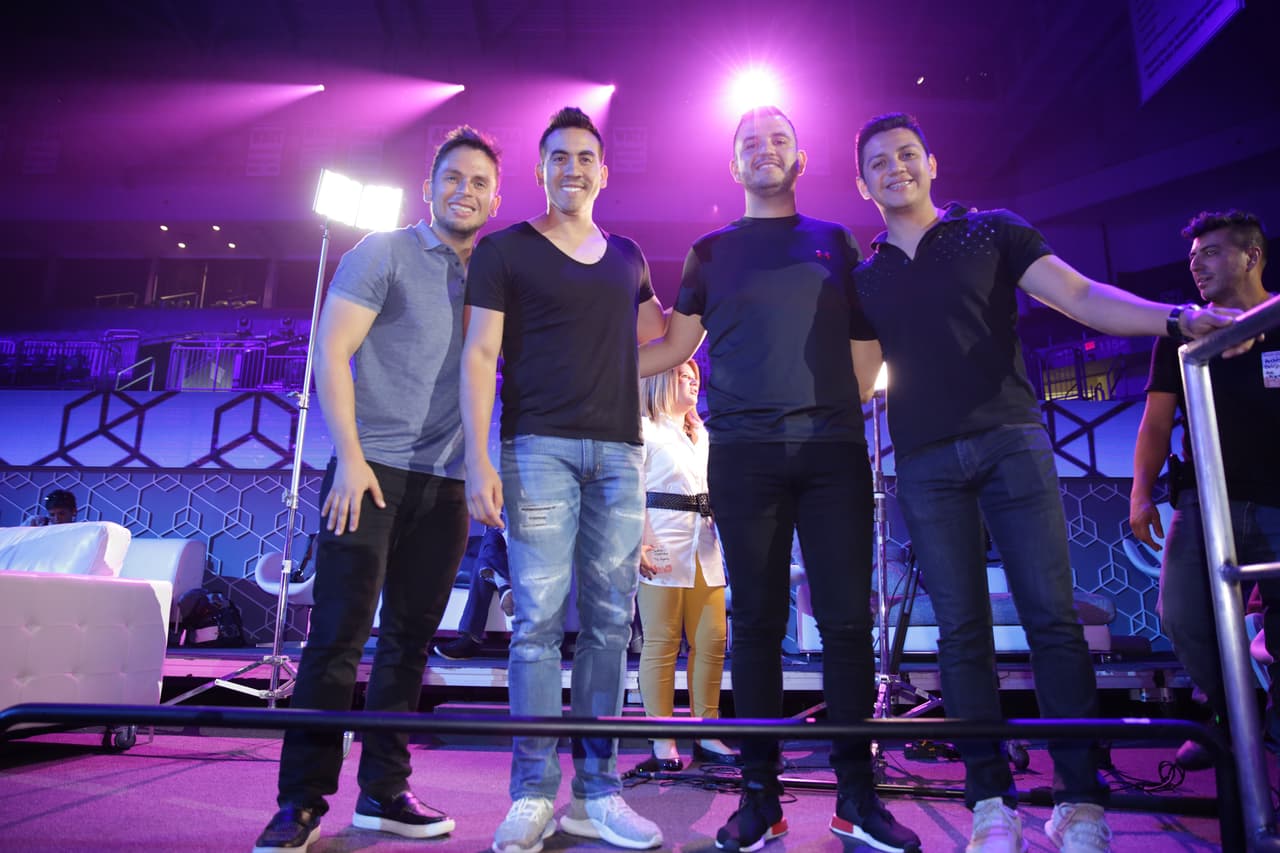 El grupo Calibre 50, ya se encuentra en Miami ensayando para la nueva edición de Premios Juventud.