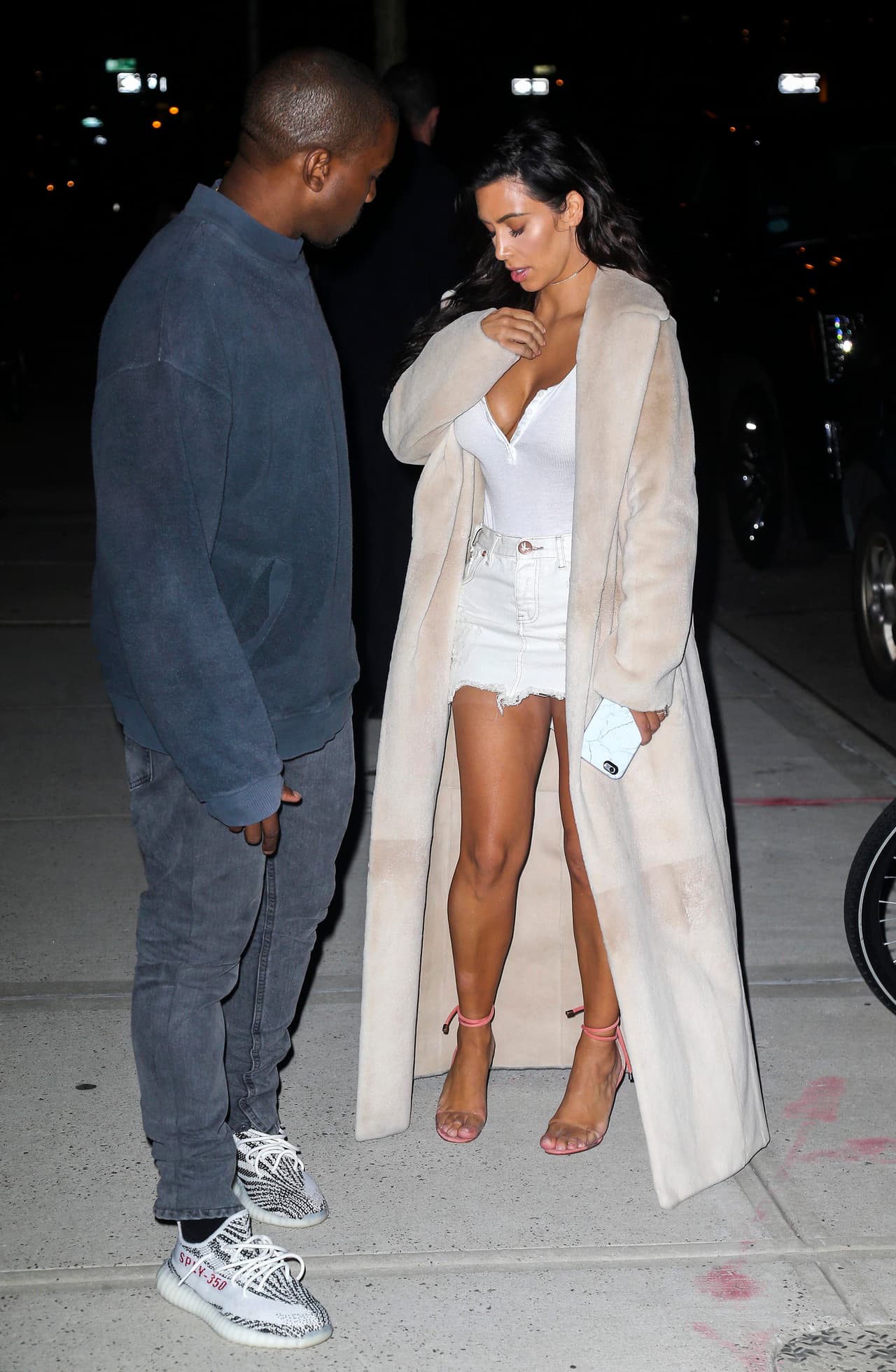 Kim iba muy destapadita.