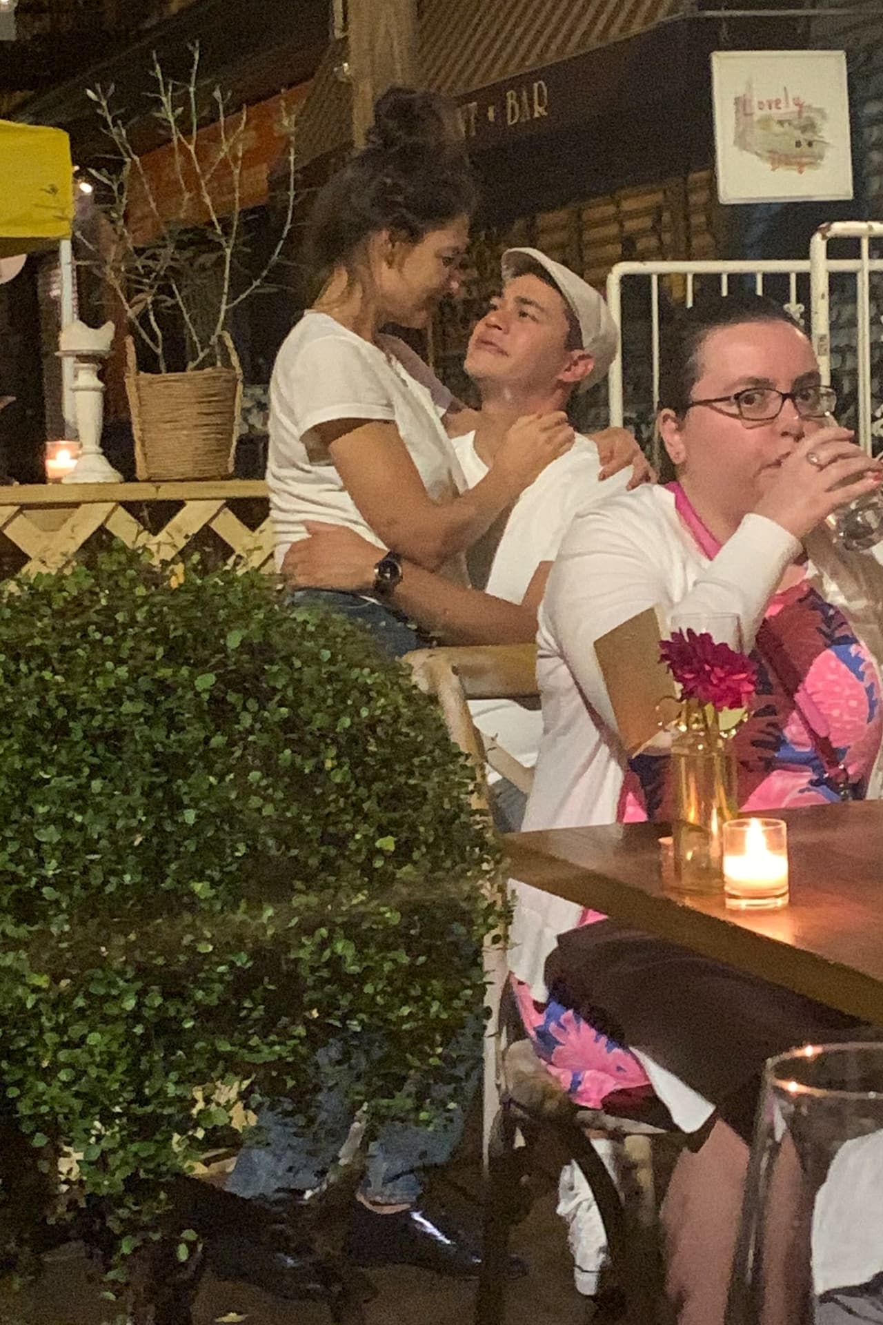 Las fotos fueron publicadas después de un año de que la actriz terminara su romance con Jamie Foxx, con quien mantuvo una discreta relación, en la que pocas veces fueron fotografiados mostrándose afectuosos.