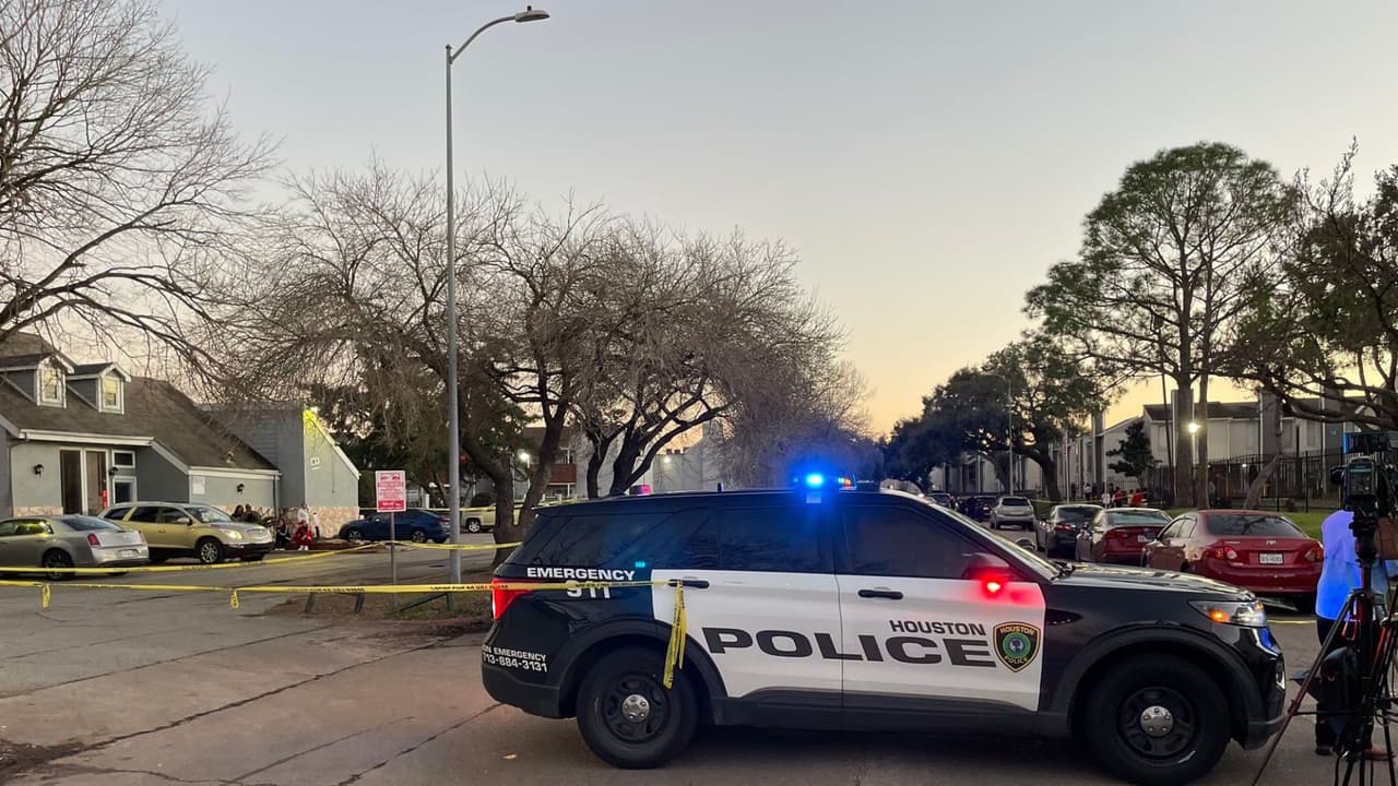 Una niña de 8 años muere atropellada minutos después de bajarse del autobús escolar en Houston 