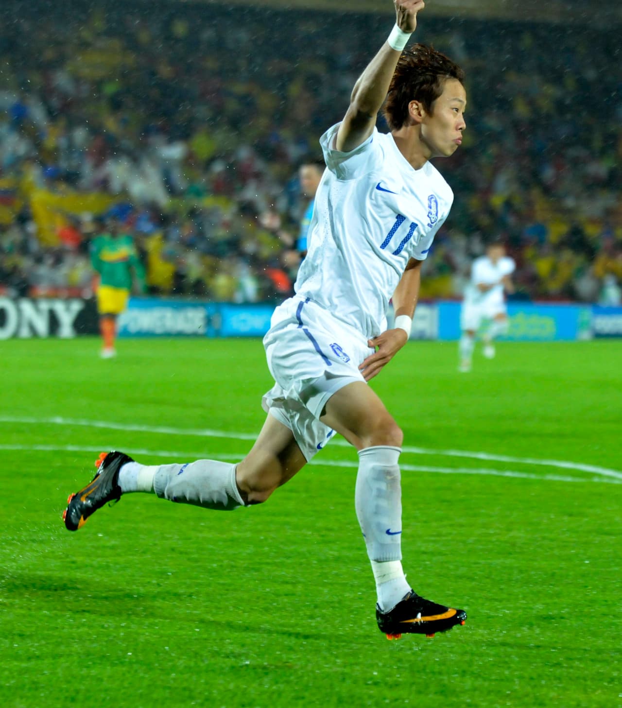 Lo futbolistas que fueron retirados de la actividad profesional de por vida reconocieron que recibieron dinero de una organización clandestina con tal de permitir la derrota de sus equipos.