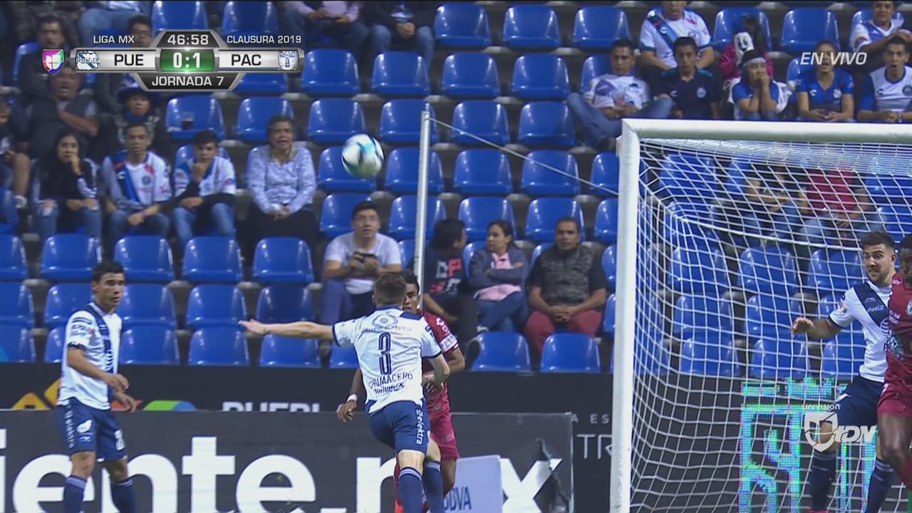 Chumacero prendió una volea que raspó el poste de Pachuca