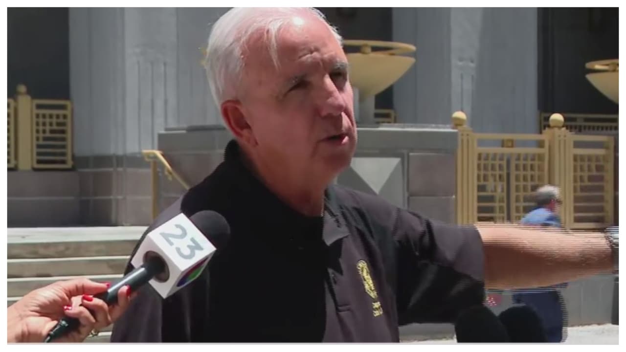 Congresista Carlos Giménez visitó cárcel federal para ver las condiciones del lugar