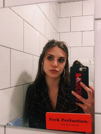 "[...] Además, por ahora, es un momento donde me estoy dedicando como de lleno a mi trabajo, creo que lo necesita, creo que lo amerita y creo que ya llevo aquí (en México) 4 años y medio trabajando muy duro, y tengo que dedicarle un tiempo a disfrutar todo eso [...]", agregó.