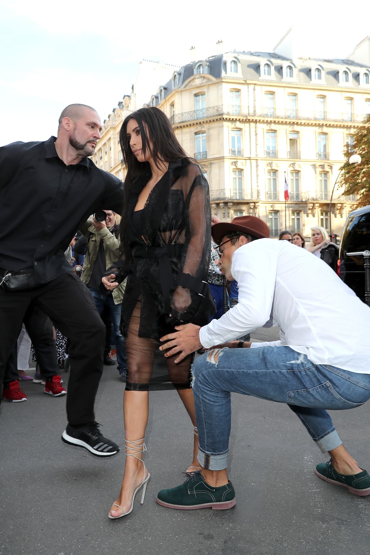 Aunque la "bromita" no pasó a mayores, ya que el equipo de seguridad de Kim reaccionó con rapidez.