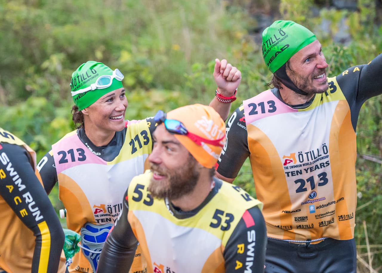 Pippa y James (con barba, al centro), hicieron una labor noble.