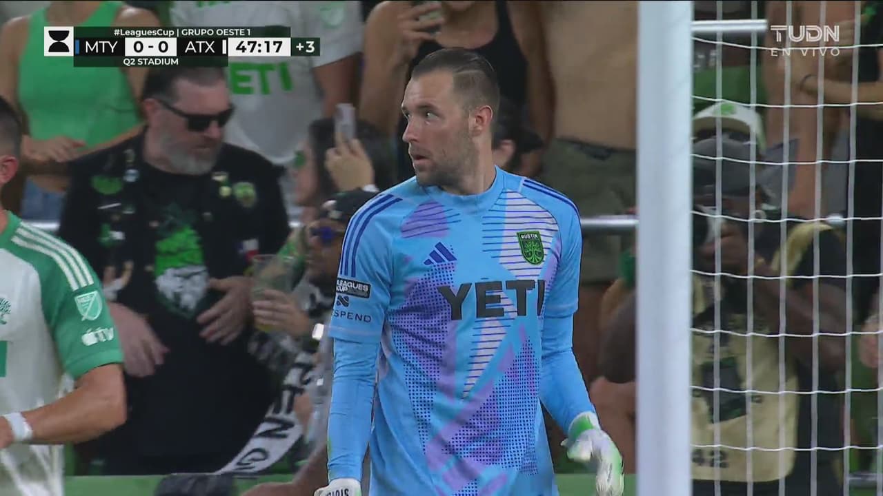 Rojas vuelve a probar al arco y en el fondo Stuver resolvió