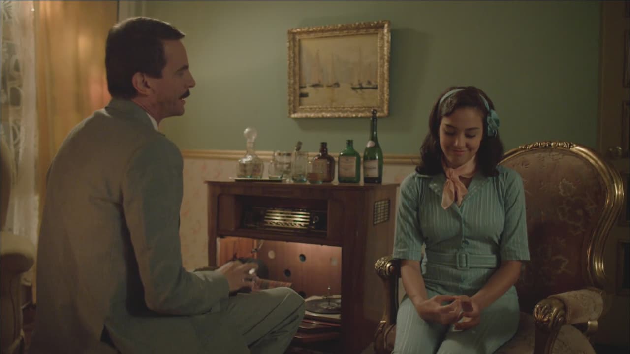 El Dr. Hincapié no pierde oportunidad de seducir a la dulce Helena.