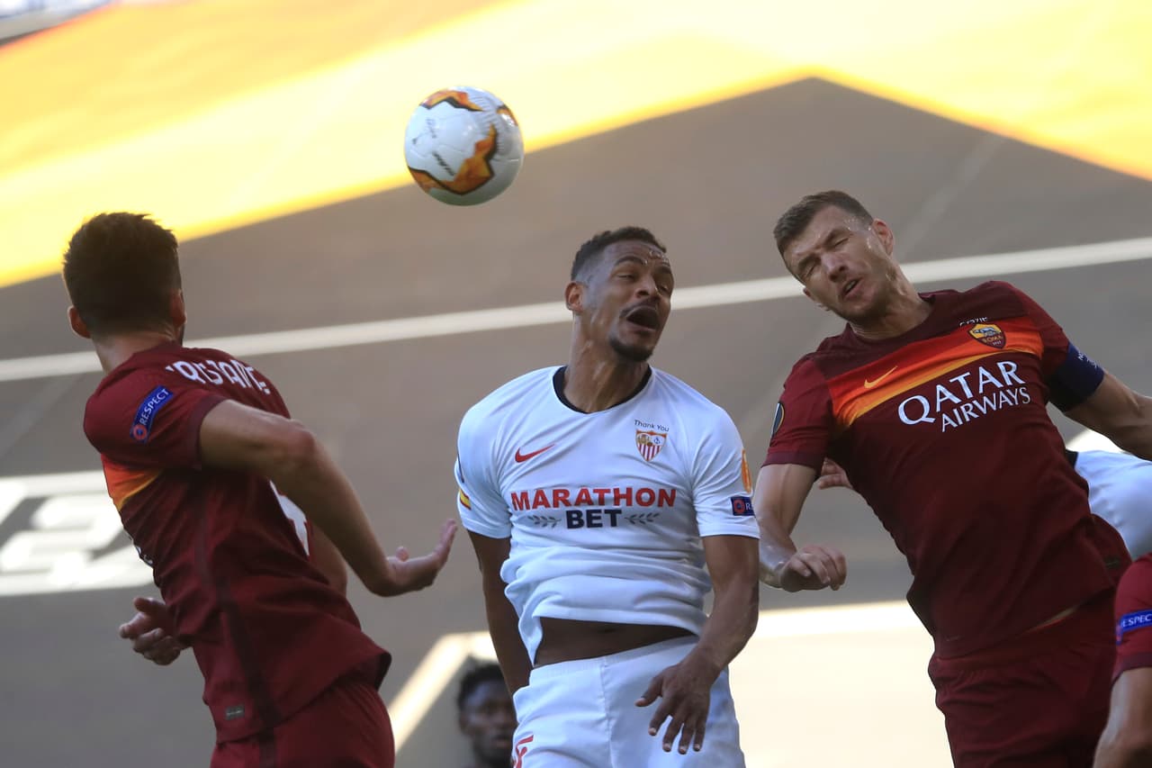 A los 12’, el conjunto español puso un balón en el travesaño. El mensaje era claro: tratarían de liquidar pronto el encuentro.