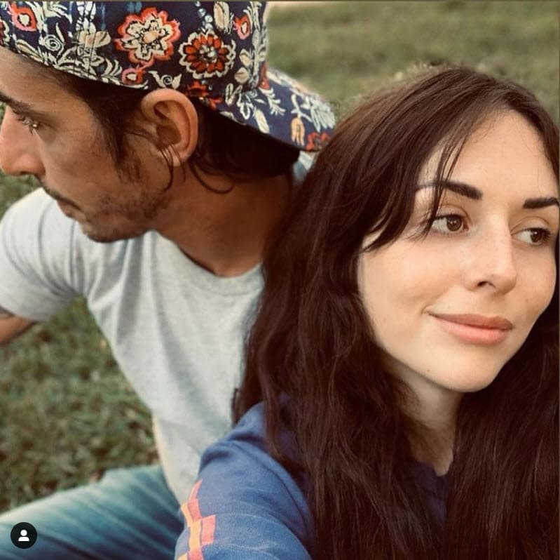 "Yo le aplaudo muchísimo que lo hable porque nunca sabes quién te va a estar leyendo y a quién le puedes cambiar la vida", sentenció.
<br>