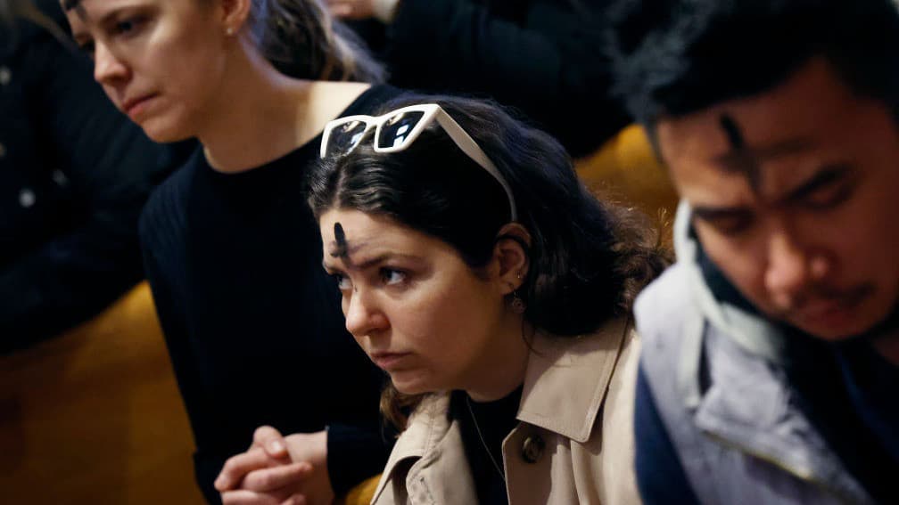 Cómo evitar problemas con el patrono por el Miércoles de Ceniza y otros asuntos religiosos