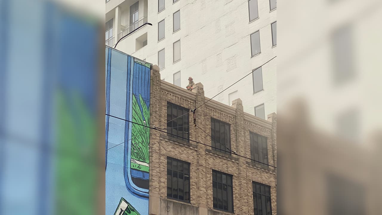 Incendio en el edificio Main St Market, en el centro de Houston.