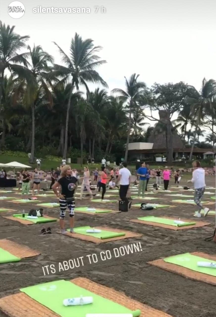 Por la transmisión en vivo que hizo el hotel, sabemos que llegaron juntos.