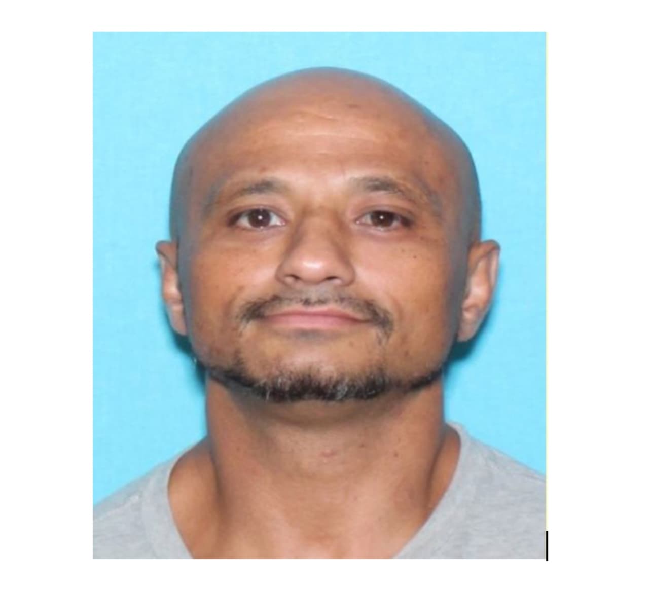 Policía busca a sospechoso de agredir sexualmente a dos niños