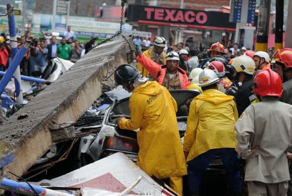 En otras zonas de la capital hondureña la tormenta dejó daños menores en el sistema eléctrico y carretero.