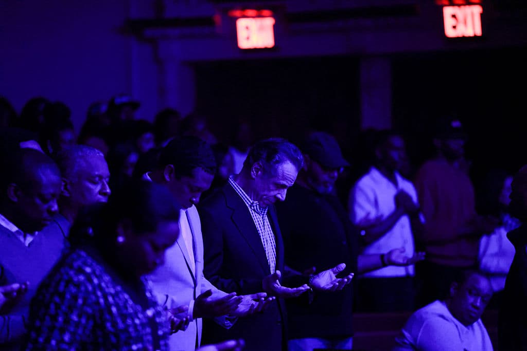 Como la mayoría de los feligreses en Harlem, el político participó del servicio religioso, en un día que las iglesias protestantes conmemoran el Domingo de Ramos, que recuerda la llegada de Jesús, el hijo de Dios, a Jerusalem.