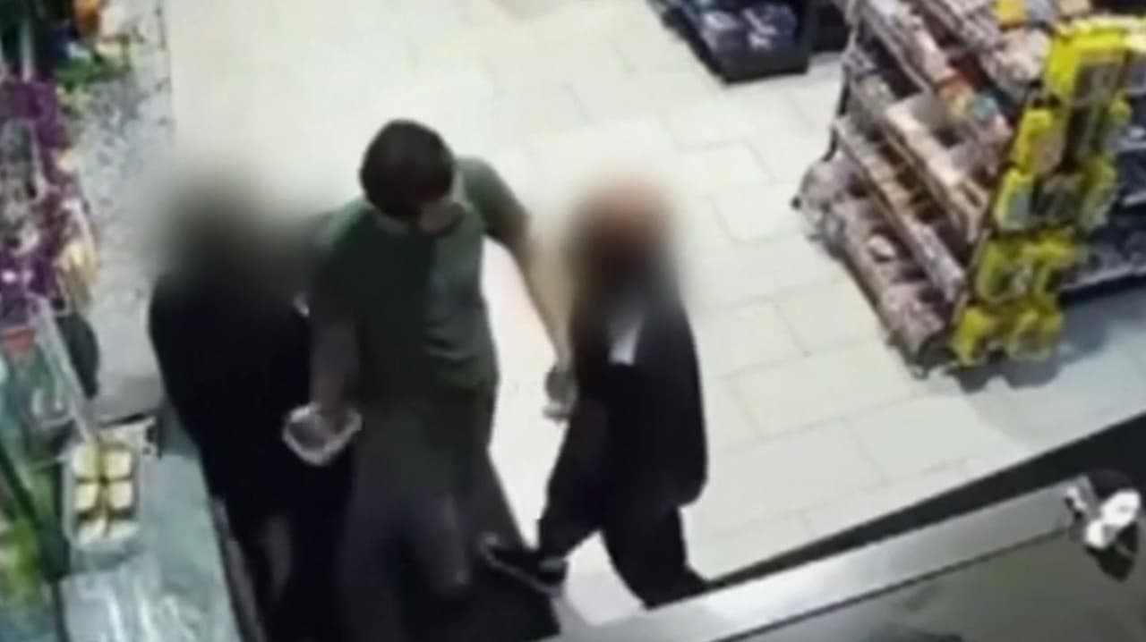 Video: Así salvaron a una adolescente secuestrada de una parada de autobús en Michigan