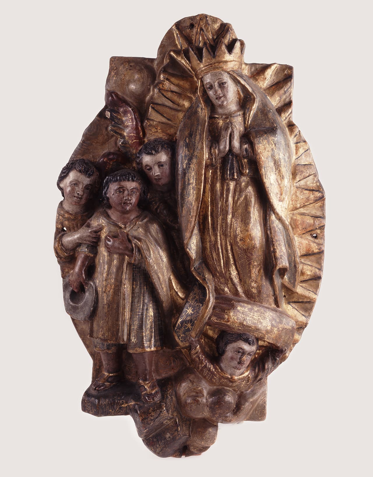 La exhibición -llamada "Virgen de Guadalupe: Imágenes en México Colonial"- incluye obras creadas por pintores, escultores y artistas desde el siglo 18.