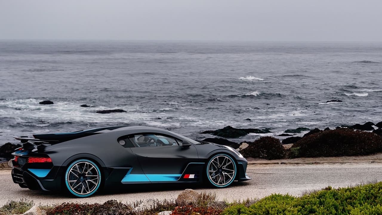 El Bugatti Divo está equipado con el mismo motor que utiliza el Chiron, su compañero de establo. Se trata de una unidad de 
<b>16 cilindros en W</b>, que bajo el capó del Divo desarrolla 
<b>1,480 caballos de fuerza.</b> Una versión más antigua de este mismo motor movía al legendario Bugatti Veyron.