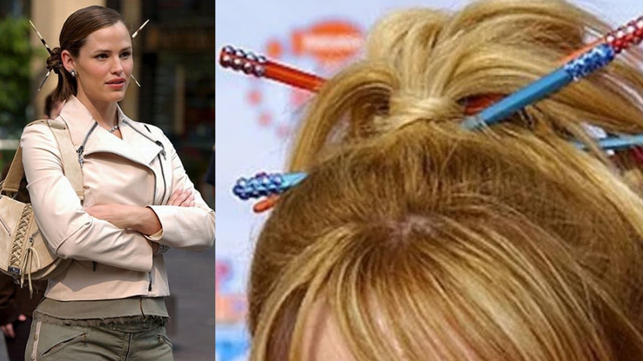 Palillos chinos en la cabeza.