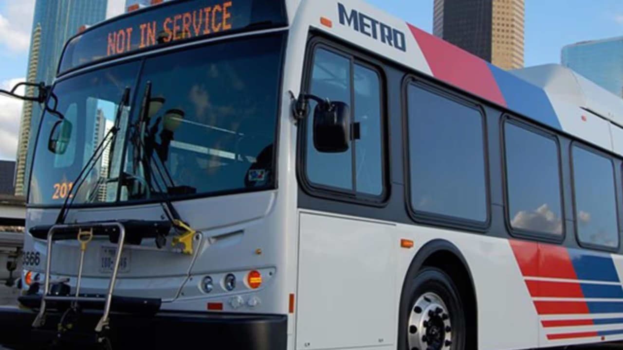 Tiroteo en autobús de METRO en el sur de Houston deja a una mujer herida