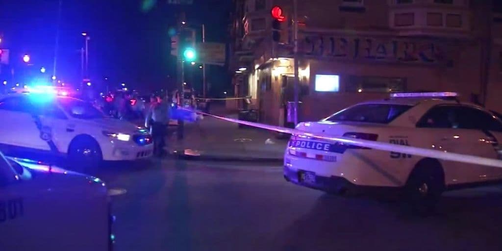 Oficial de la policía de Filadelfia, fuera de servicio, detiene golpiza que daban a otro hombre