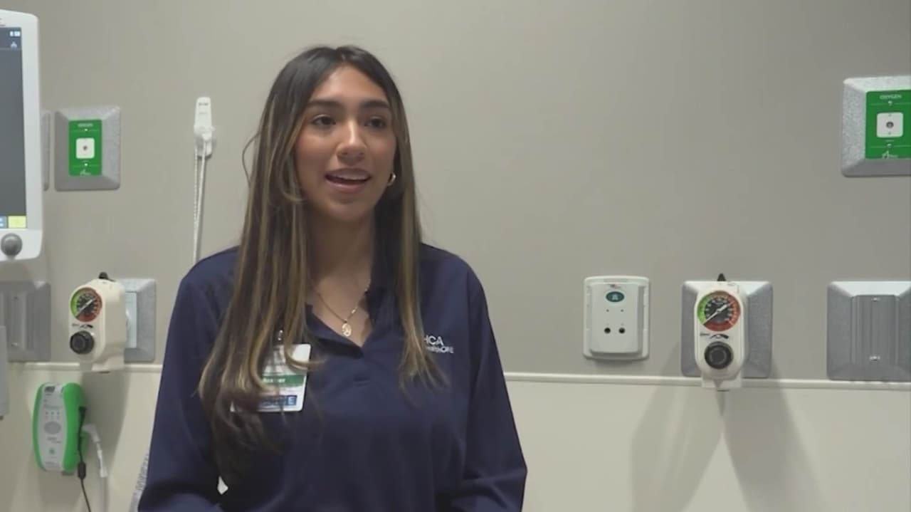 Estudiante hispana construye su sueño de ser pediatra y aprovecha el verano para realizar prácticas