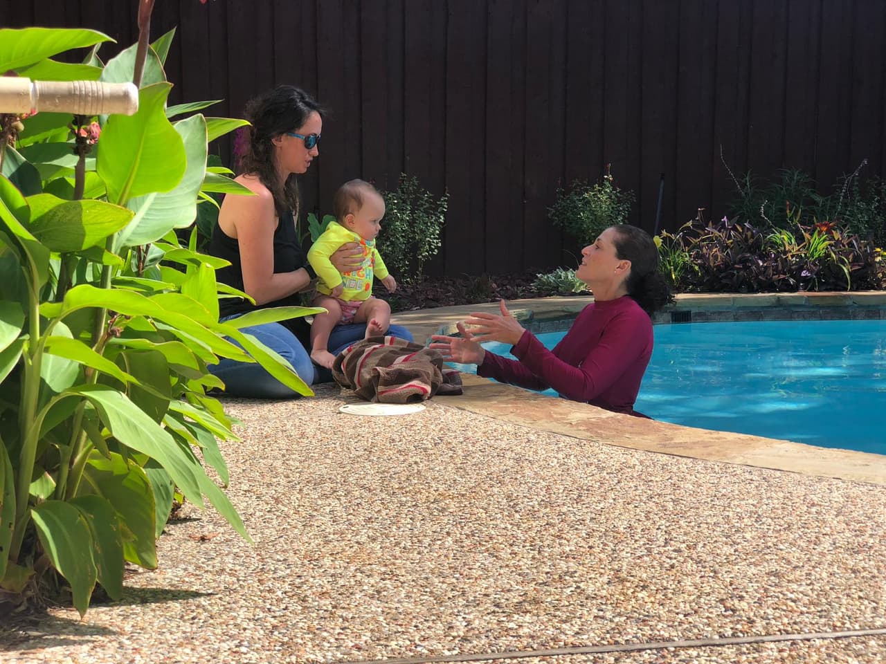 Las clases preparan a los niños a que logren respirar una vez esten en el agua. Luego aprenden a permanecer en la superficie.