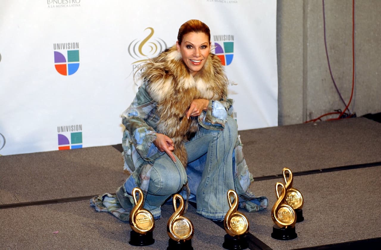 Olga Tañón es la cantante que más veces ha ganado el premio a la artista femenina tropical del año, en 1995, 1998, 1999, 2000, 2002, 2006, 2007, 2008, 2009, 2011, 2012, 2013, 2014 y 2015.