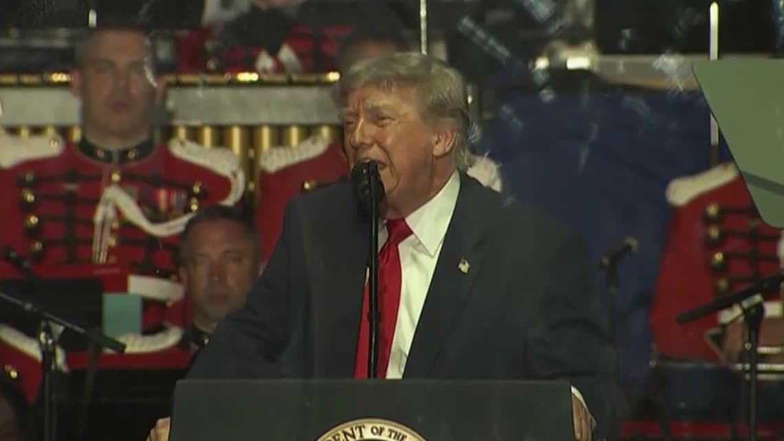 Donald Trump habla sobre la piscina reflectante en Washington D.C.