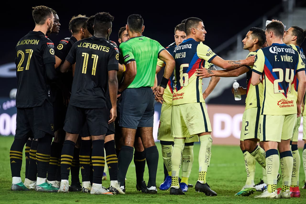 Cáceres (11’) abrió el marcador muy temprano en el partido. Iniciando la segunda mitad, Carlos Vela (46’, 47’) empató y dio vuelta al marcador. Blessing (90+5’) marcó el tercero para los de Bradley que se medirán a los Tigres de la UANL en la Final del certamen.