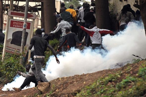 Kenyatta subrayó que la toma del edificio se zanjó con "cinco terroristas muertos" y que las pérdidas provocadas por el ataque han sido "inmensas".