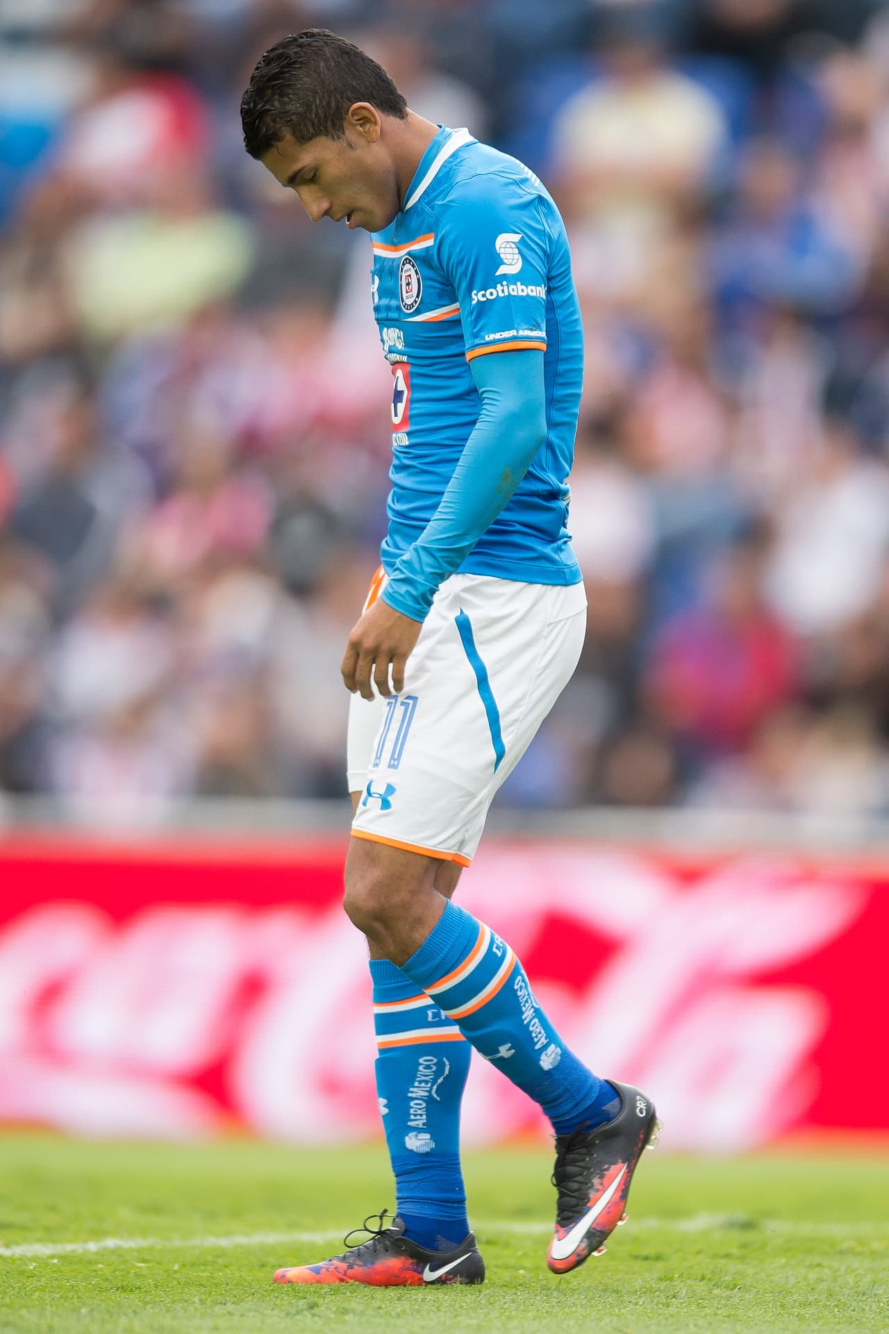 Joao Rojas se lesionó durante el calentamiento previo al Cruz Azul vs Jaguares