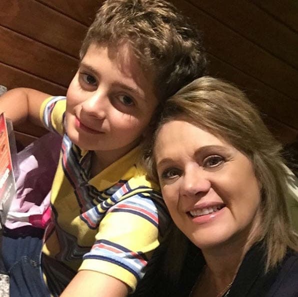 En varias ocasiones Buenfil ha contado que su hijo fue fruto de una noche que pasó junto a Zedillo Jr.: "Solo fue una noche... yo no quería tener una relación, yo le huía a esa relación porque él es un hombre más joven que yo (13 años menor), me daba un poco de miedo, un poco de que no quería perder el tiempo, un poco de están jugando conmigo. Yo estaba en Mazatlán, en una locación de una telenovela, y ahí me doy cuenta que mi periodo no llega", dijo a el programa 
<a href="https://www.univision.com/entretenimiento/solo-fue-una-noche-erika-buenfil-relata-como-fue-que-se-embarazo-del-hijo-del-expresidente-ernesto-zedillo-video">Intrusos</a>.
<br>