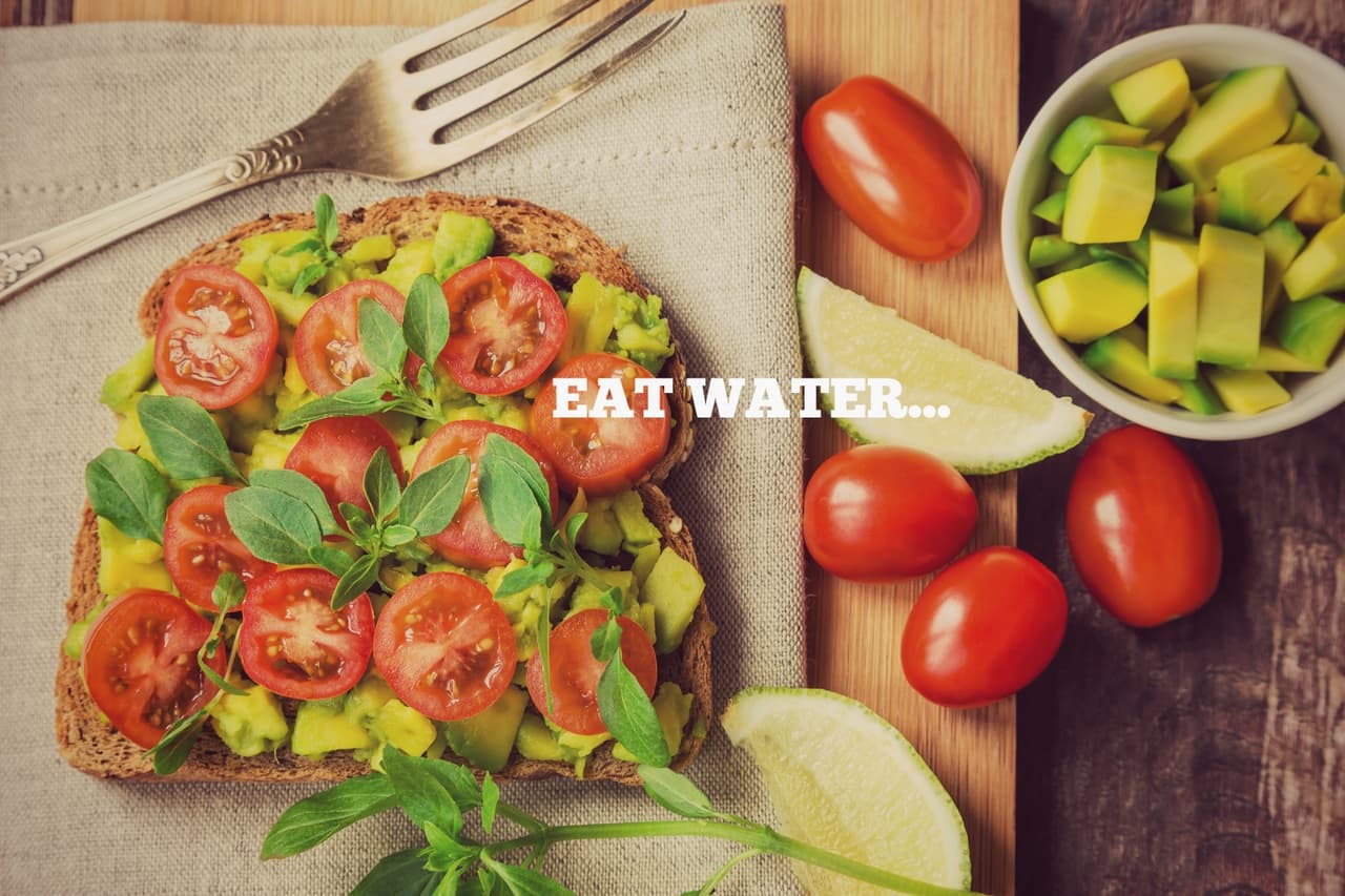 9 alternativas (además del agua) para mantenerte hidratado 