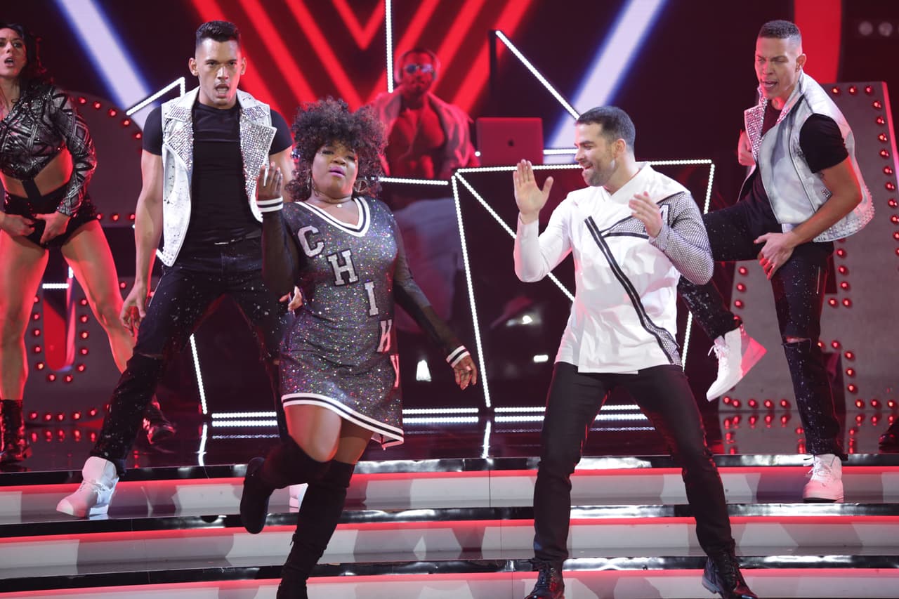 Los famosos se enfrentaron con un baile urbano al ritmo de 'Shaky shaky'.