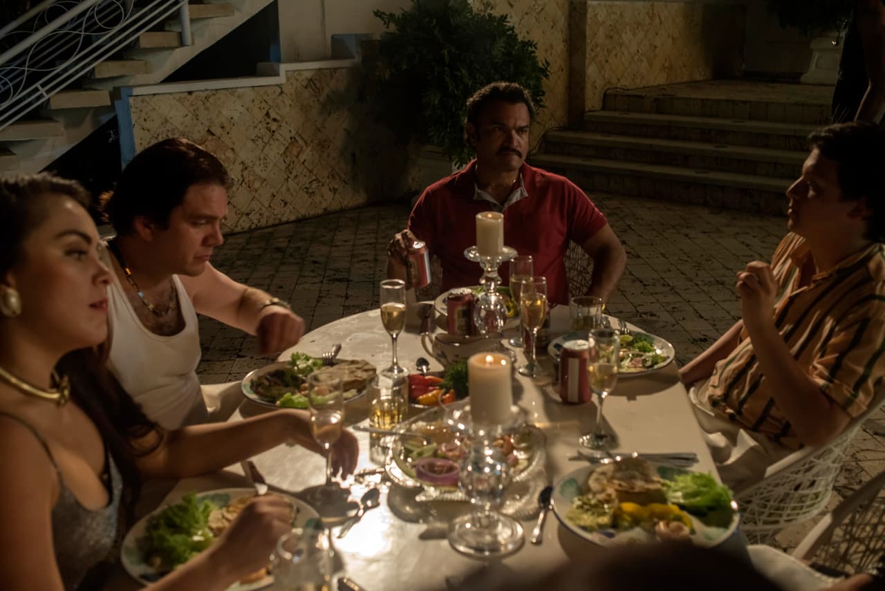 Después de una amistosa cena, Ismael los citó en la afamada distoteca, donde les había reservado un lugar especial.