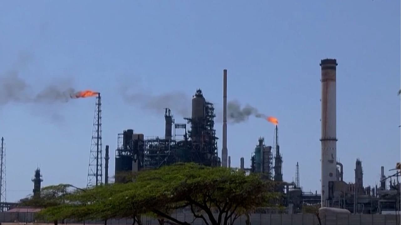 Mesa de análisis: ¿Qué significa para EEUU y Venezuela el nuevo acuerdo petrolero?