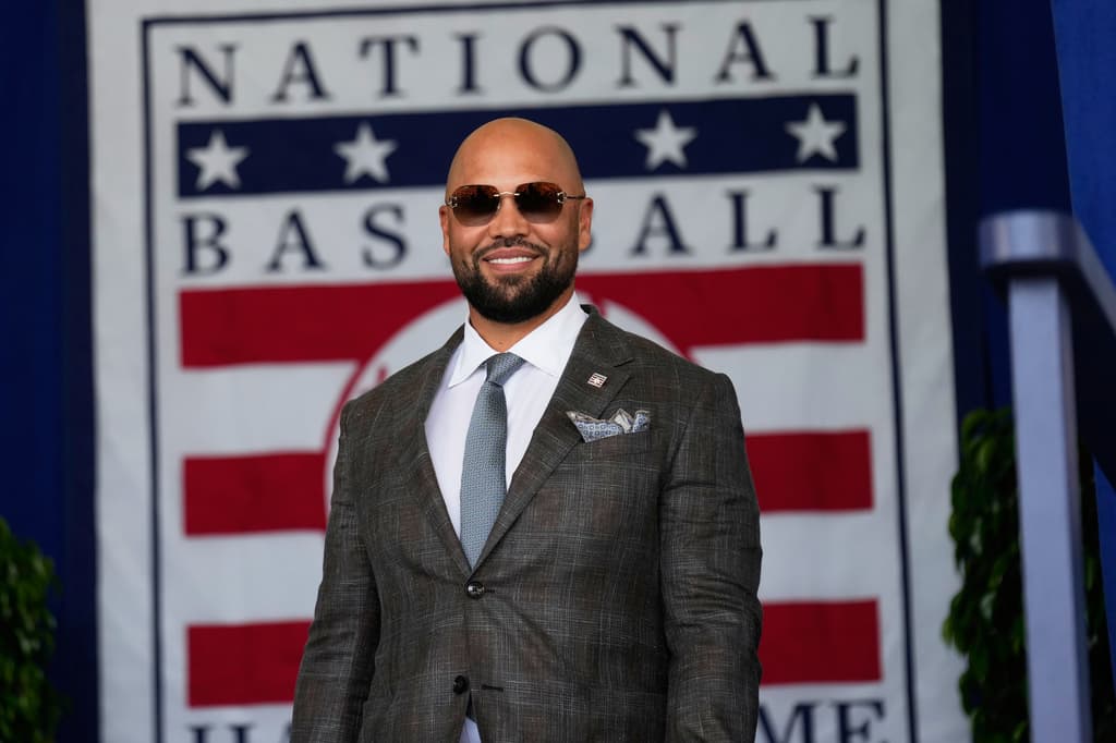 ¿Cuáles son sus estadísticas? Carlos Beltrán puso fin a su carrera con 2,725 hits, 435 cuadrangulares, 1,587 carreras empujadas y 1,582 anotadas.
<br>
<br>Tiene además, 565 dobletes y 312 bases robadas.