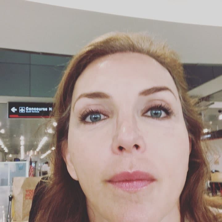 La recién estrenada mamá de mellizos, Brenda Kellerman, aprovechó el post de Laura para felicitarla por su regreso a las telenovelas.