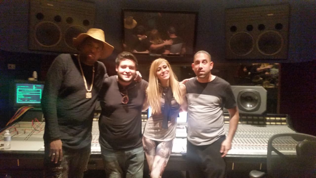 Noelia también une fuerzas con el 4 veces ganador del premio GRAMMY Paul Irizarry conocido como 'ECHO' y Fresh Kid.